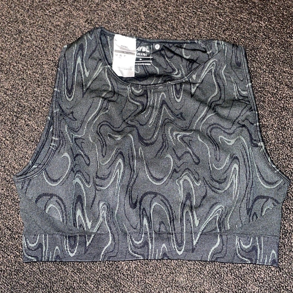 Velocity seamless crop vest